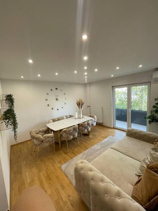 Moderne Wohnung In Der Naehe Vom Parndorf Outlet! Bruckneudorf Ngoại thất bức ảnh